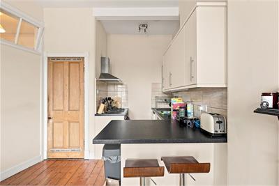 3F2, 5 Comely Bank Row, EDINBURGH, EH4 1DZ - image 4