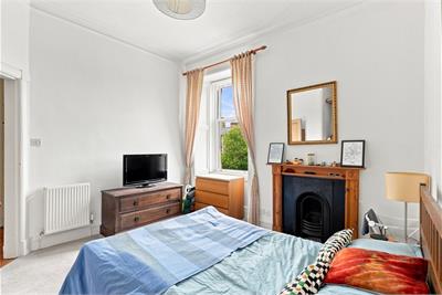 3F2, 5 Comely Bank Row, EDINBURGH, EH4 1DZ - image 8