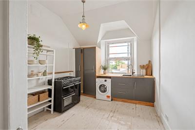 24/6 Bruntsfield Place, Edinburgh, EH10 4HN - image 3