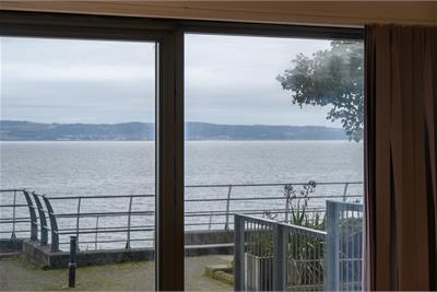 Flat 4, 11 Western Harbour Midway, Edinburgh, EH6 6LG - image 12