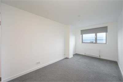 Flat 4, 11 Western Harbour Midway, Edinburgh, EH6 6LG - image 6