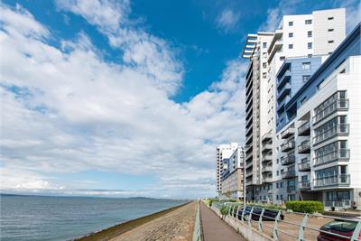 Flat 4, 11 Western Harbour Midway, Edinburgh, EH6 6LG - image 1