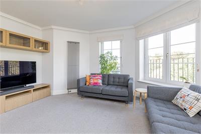 2/15 Powderhall Brae, Edinburgh, EH7 4GD - image 2