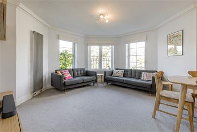 2/15 Powderhall Brae, Edinburgh, EH7 4GD - image 2