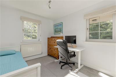 2/15 Powderhall Brae, Edinburgh, EH7 4GD - image 15