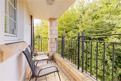 2/15 Powderhall Brae, Edinburgh, EH7 4GD - image 17