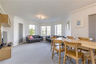 2/15 Powderhall Brae, Edinburgh, EH7 4GD - image 3