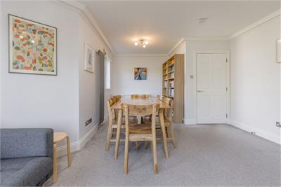 2/15 Powderhall Brae, Edinburgh, EH7 4GD - image 4