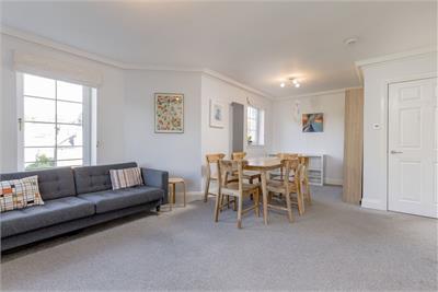 2/15 Powderhall Brae, Edinburgh, EH7 4GD - image 5
