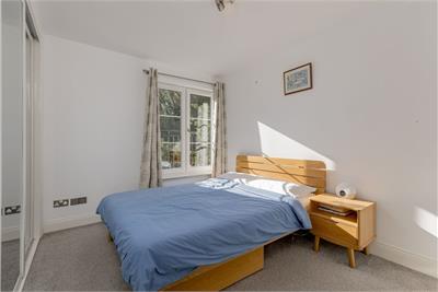 2/15 Powderhall Brae, Edinburgh, EH7 4GD - image 8