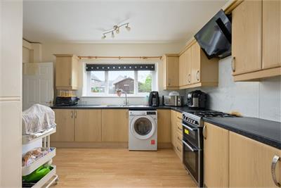 142 Izatt Avenue, Dunfermline, KY11 3BB - image 6
