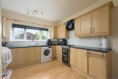 142 Izatt Avenue, Dunfermline, KY11 3BB - image 7
