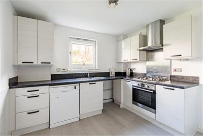 9/2 Ashwood Gait, Edinburgh, EH12 8PE - image 6