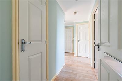 9/2 Ashwood Gait, Edinburgh, EH12 8PE - image 9