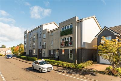 9/2 Ashwood Gait, Edinburgh, EH12 8PE - image 1