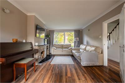 9 Barnton Park Place, Edinburgh, EH4 6ET - image 2