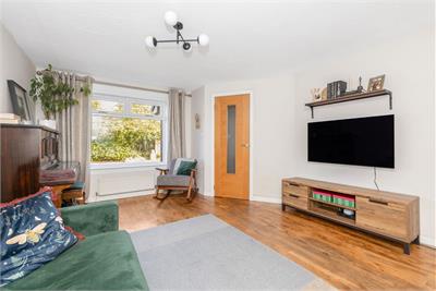 68 Primrose Place, Livingston, EH54 6RW - image 2