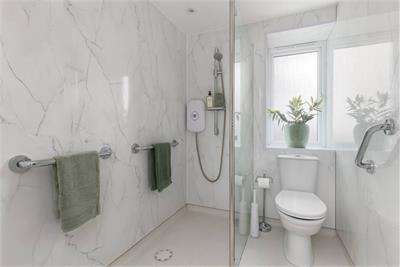 Flat 4, 2, Succoth Court, Ravelston, Edinburgh, EH12 6BZ - image 15