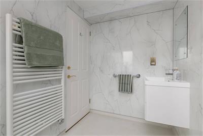 Flat 4, 2, Succoth Court, Ravelston, Edinburgh, EH12 6BZ - image 16