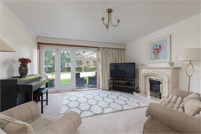 Flat 4, 2, Succoth Court, Ravelston, Edinburgh, EH12 6BZ - image 3