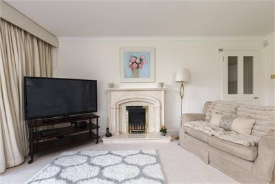 Flat 4, 2, Succoth Court, Ravelston, Edinburgh, EH12 6BZ - image 4