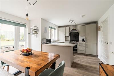 56 Todshaugh Gardens, Kirkliston, EH29 9GE - image 2