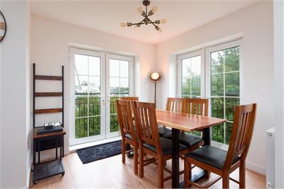 Flat 2/3 41 Clydeside Terrace, Renfrew, PA4 8GF - image 3