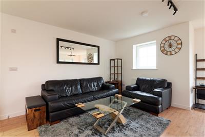 Flat 2/3 41 Clydeside Terrace, Renfrew, PA4 8GF - image 6