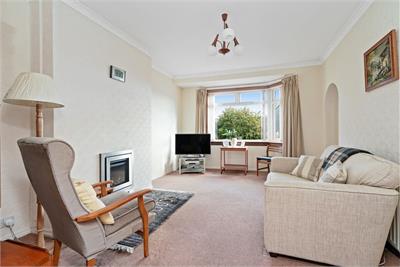 5 Larkfield Drive, Eskbank, EH22 3HN - image 2