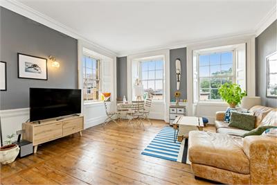 2 (flat 7), Huntly Street, Canonmills, Edinburgh, EH3 5HB - image 2