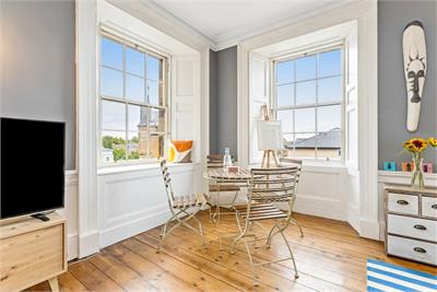 2 (flat 7), Huntly Street, Canonmills, Edinburgh, EH3 5HB - image 3