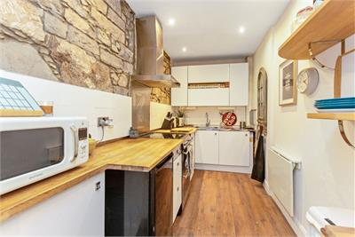 2 (flat 7), Huntly Street, Canonmills, Edinburgh, EH3 5HB - image 5