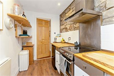 2 (flat 7), Huntly Street, Canonmills, Edinburgh, EH3 5HB - image 6