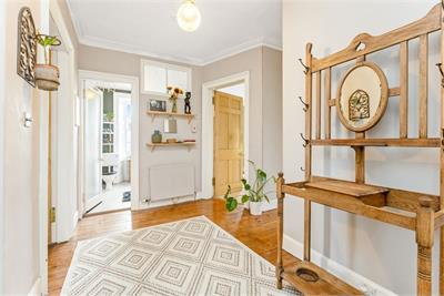 2 (flat 7), Huntly Street, Canonmills, Edinburgh, EH3 5HB - image 7