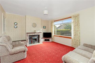 17 Dolphin Avenue, Currie, Edinburgh EH14 5RL - image 2
