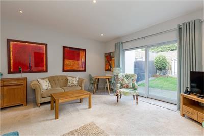 7B Devon Place, Haymarket, Edinburgh, EH12 5HJ - image 3