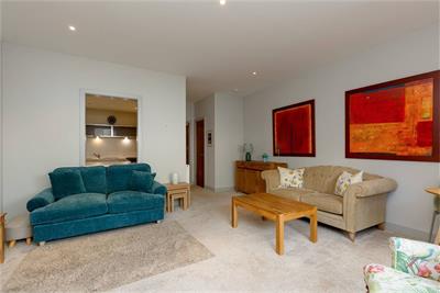 7B Devon Place, Haymarket, Edinburgh, EH12 5HJ - image 4