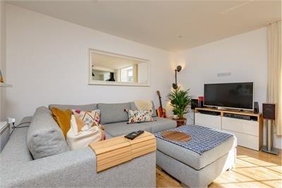 6 Watson Crescent Lane, EH11 1FB - image 3