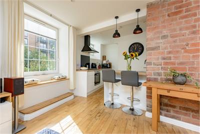 6 Watson Crescent Lane, EH11 1FB - image 1