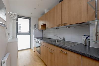 Flat 1, 21 Saltire Street, Edinburgh, EH5 1RG - image 5