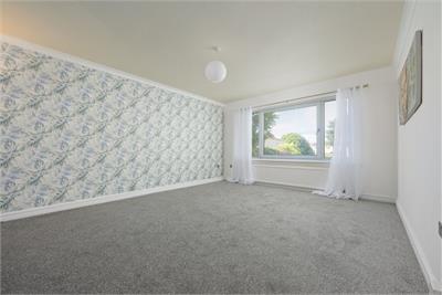23 Kinnis Court, Dunfermline, KY11 4XJ - image 2