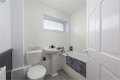 23 Kinnis Court, Dunfermline, KY11 4XJ - image 13