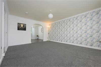 23 Kinnis Court, Dunfermline, KY11 4XJ - image 5