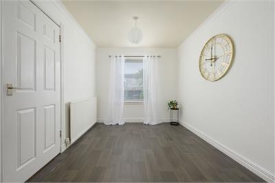 23 Kinnis Court, Dunfermline, KY11 4XJ - image 6