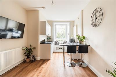 35/9 Watson Crescent, Edinburgh, EH11 1EX - image 3