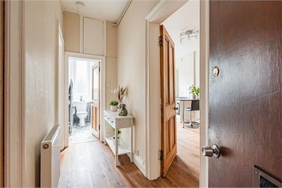 35/9 Watson Crescent, Edinburgh, EH11 1EX - image 9