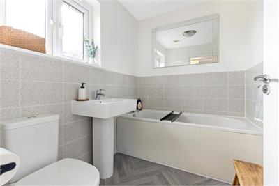 19 Pikes Pool Drive, Kirkliston, EH29 9GH - image 16