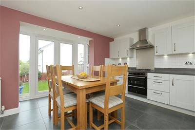 51 Clippens Drive, Edinburgh, EH17 8TU - image 2