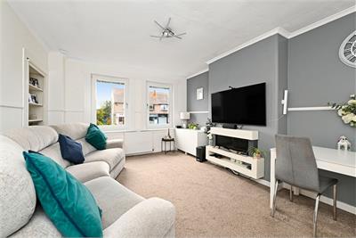 7 Windsor Drive, Penicuik, EH26 8DR - image 2
