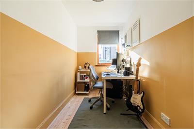 2 Logie Green Gardens, Edinburgh, EH7 4HE - image 6
